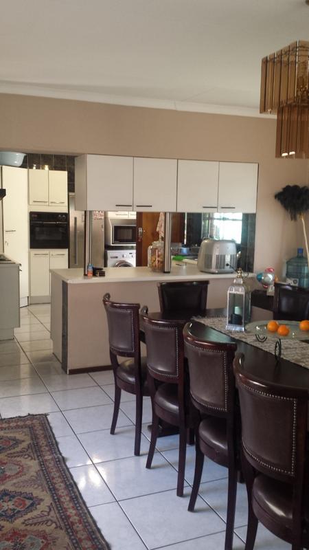 To Let 3 Bedroom Property for Rent in Beyers Park Gauteng
