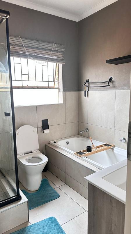 To Let 2 Bedroom Property for Rent in Little Falls Gauteng