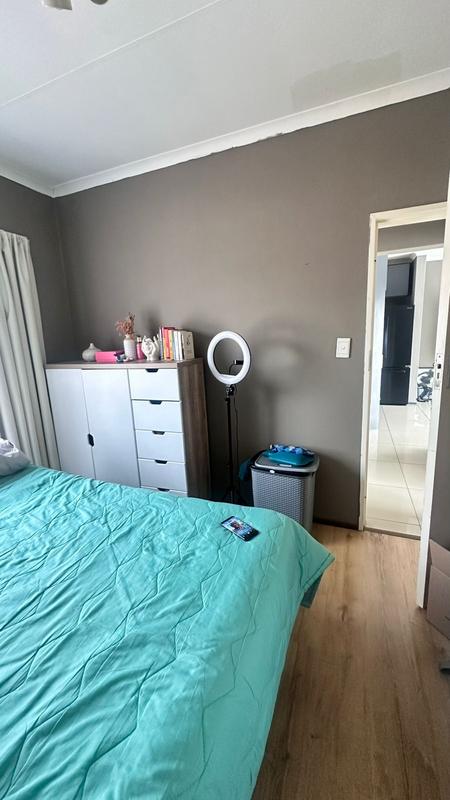 To Let 2 Bedroom Property for Rent in Little Falls Gauteng