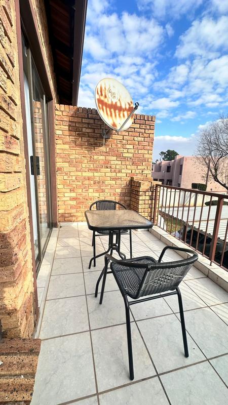 To Let 2 Bedroom Property for Rent in Little Falls Gauteng