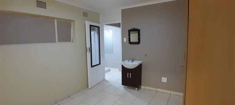 To Let 3 Bedroom Property for Rent in Farrarmere Gauteng