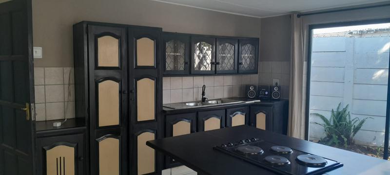 To Let 3 Bedroom Property for Rent in Farrarmere Gauteng