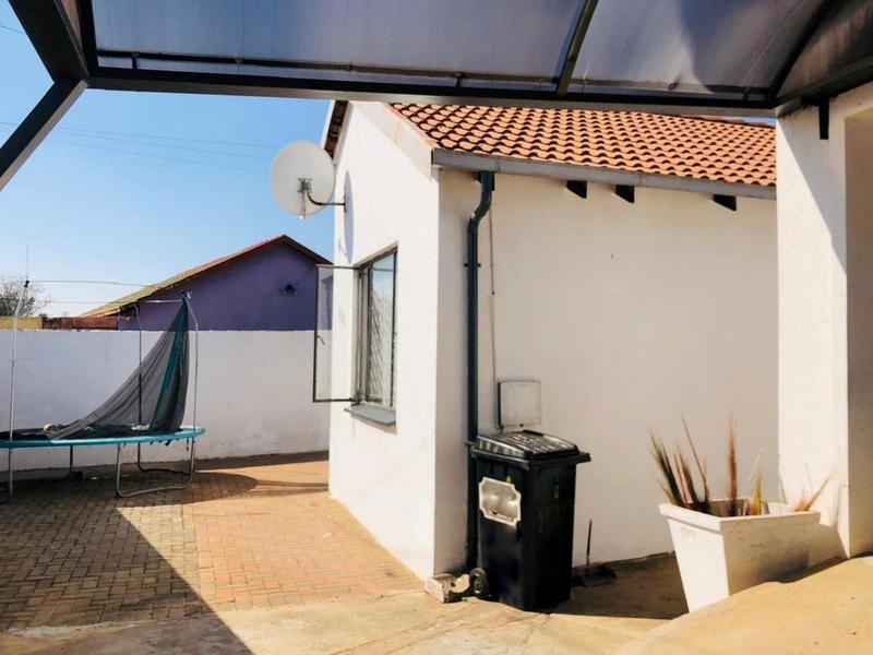 3 Bedroom Property for Sale in Dobsonville Gauteng