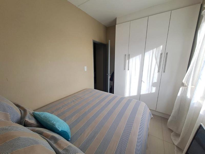To Let 2 Bedroom Property for Rent in Fleurhof Gauteng