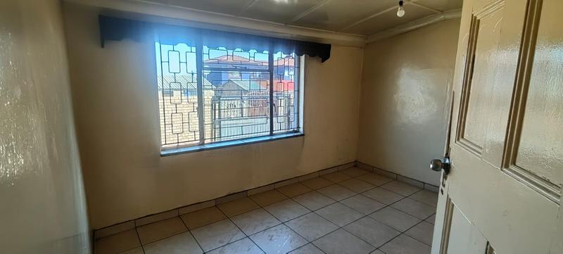 2 Bedroom Property for Sale in Meadowlands Gauteng