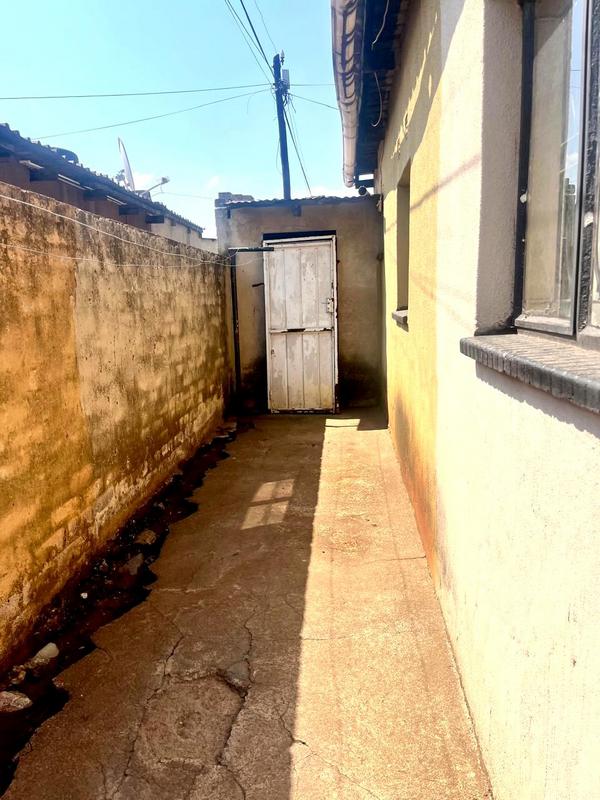 2 Bedroom Property for Sale in Tladi Gauteng