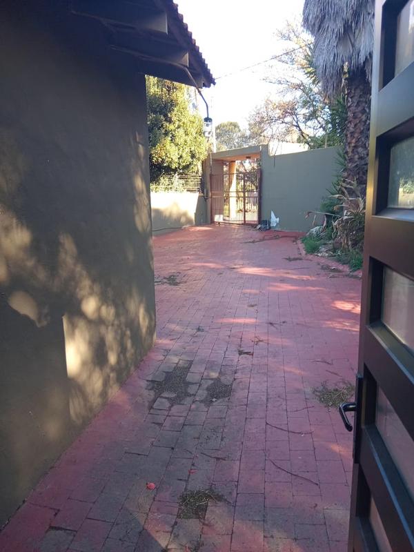 To Let 3 Bedroom Property for Rent in Mondeor Gauteng