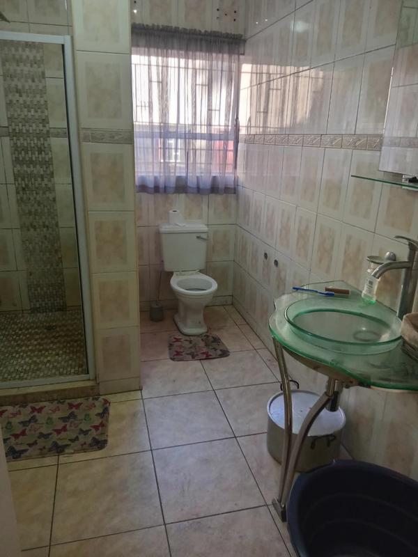 To Let 3 Bedroom Property for Rent in Mondeor Gauteng