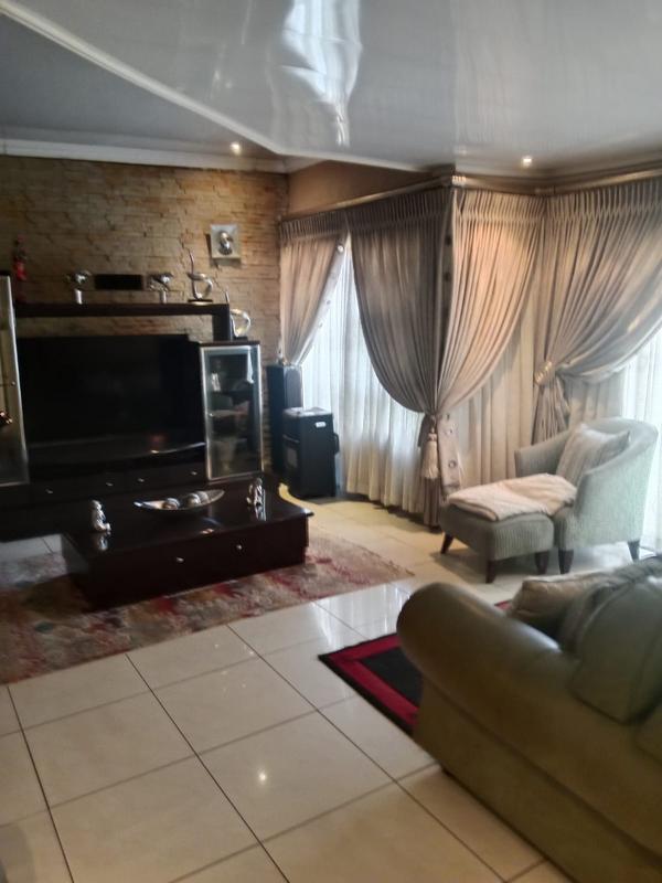 3 Bedroom Property for Sale in Spruit View Gauteng