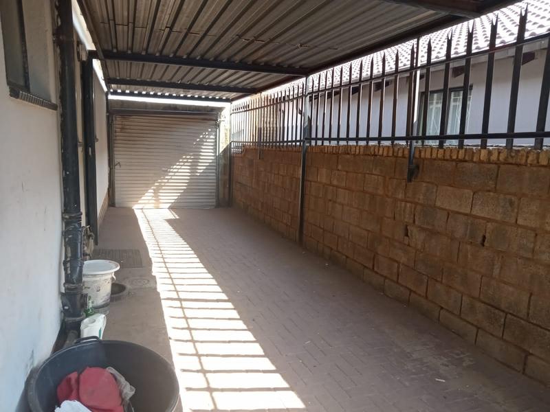 3 Bedroom Property for Sale in Chiawelo Gauteng