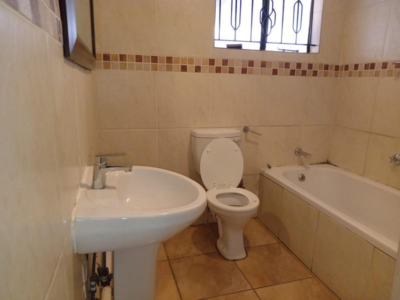 3 Bedroom Property for Sale in Chiawelo Gauteng