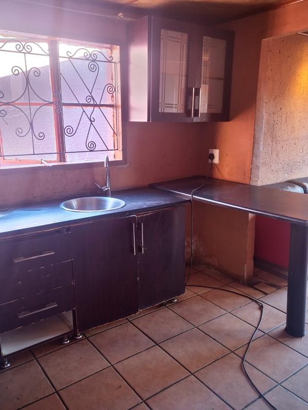 2 Bedroom Property for Sale in Senaoane Gauteng