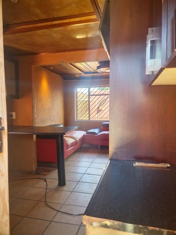 2 Bedroom Property for Sale in Senaoane Gauteng
