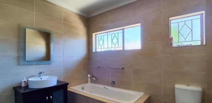 4 Bedroom Property for Sale in Freeway Park Gauteng