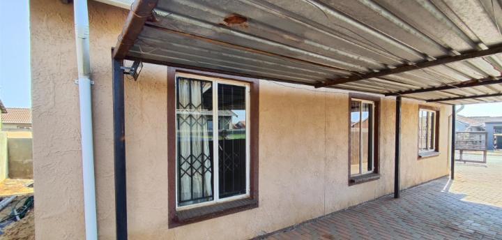 3 Bedroom Property for Sale in Windmill Park Gauteng