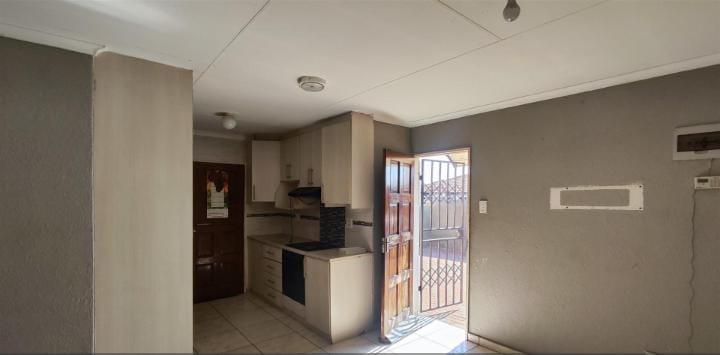 3 Bedroom Property for Sale in Windmill Park Gauteng