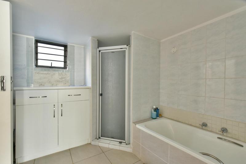 3 Bedroom Property for Sale in Bassonia Gauteng
