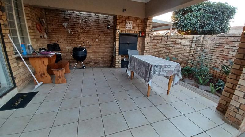 3 Bedroom Property for Sale in Annlin Gauteng