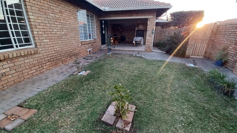 3 Bedroom Property for Sale in Annlin Gauteng
