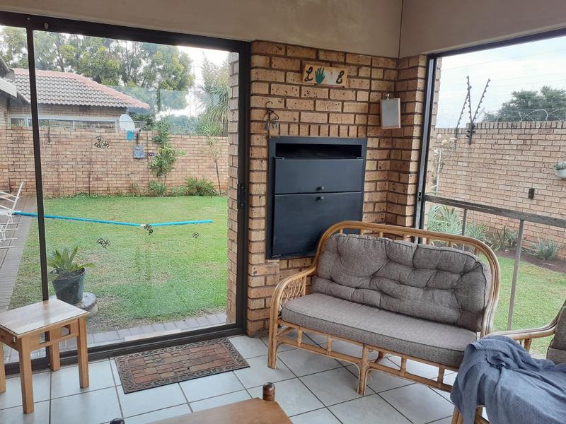 3 Bedroom Property for Sale in Annlin Gauteng