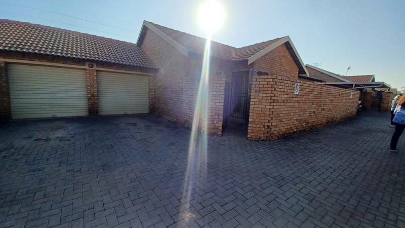 3 Bedroom Property for Sale in Annlin Gauteng