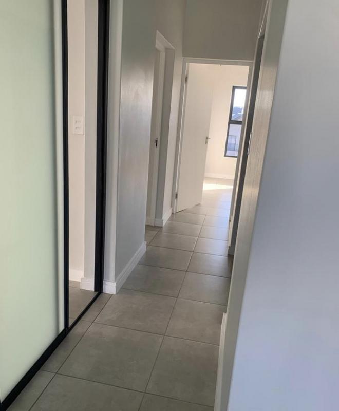 To Let 3 Bedroom Property for Rent in Waterfall Gauteng