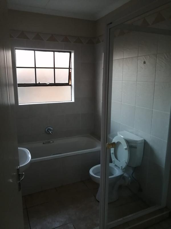 To Let 2 Bedroom Property for Rent in Elandsfontein Gauteng