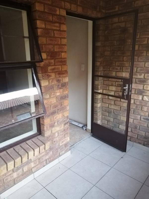 To Let 2 Bedroom Property for Rent in Elandsfontein Gauteng