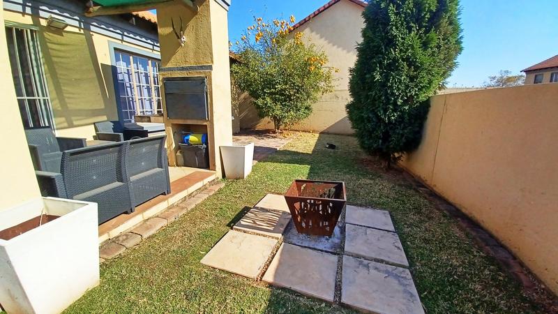 2 Bedroom Property for Sale in Annlin Gauteng