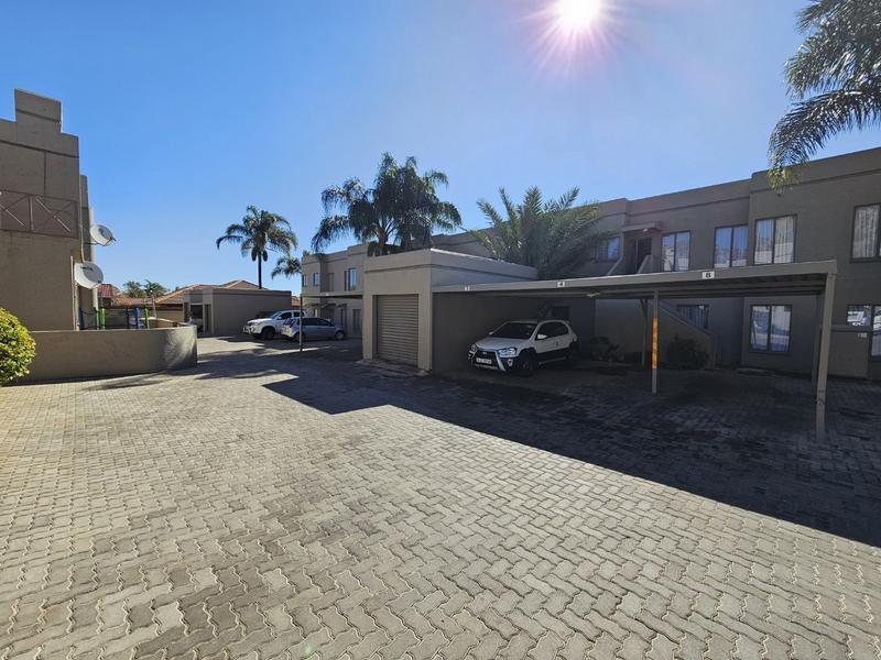 2 Bedroom Property for Sale in Magalieskruin Gauteng