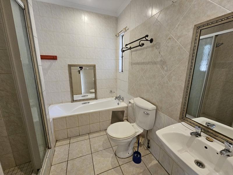 2 Bedroom Property for Sale in Magalieskruin Gauteng