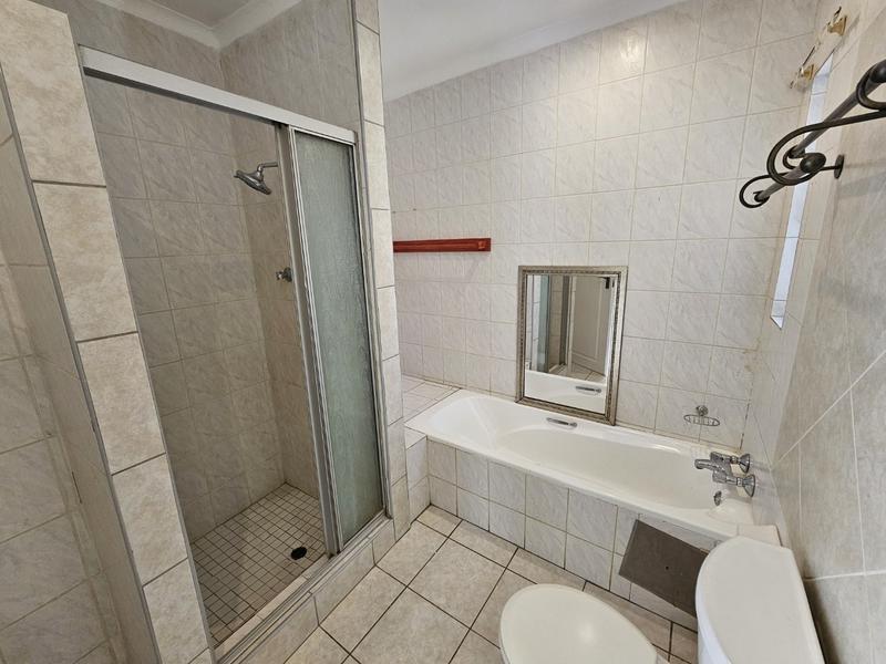 2 Bedroom Property for Sale in Magalieskruin Gauteng