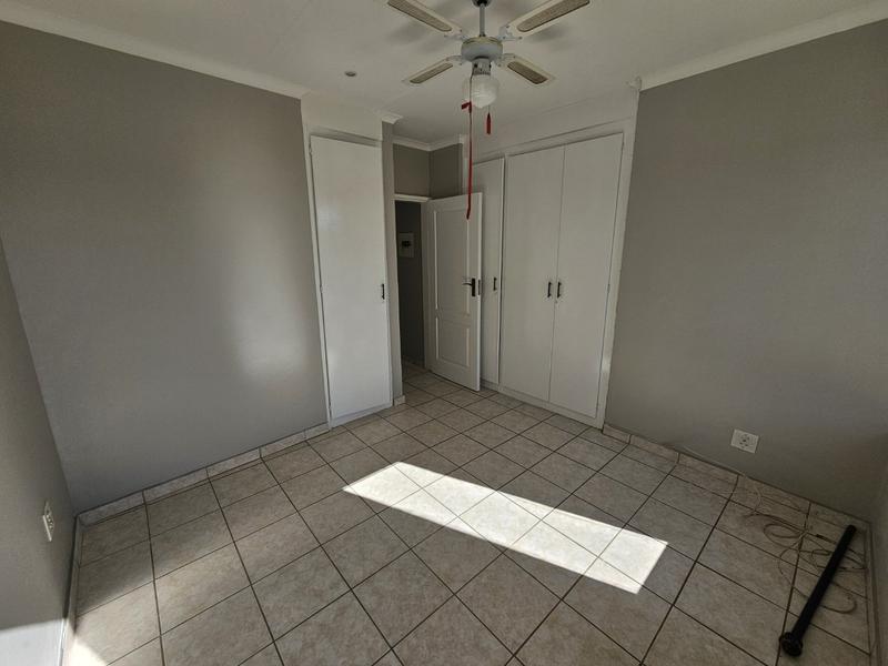 2 Bedroom Property for Sale in Magalieskruin Gauteng