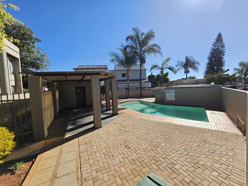 2 Bedroom Property for Sale in Magalieskruin Gauteng