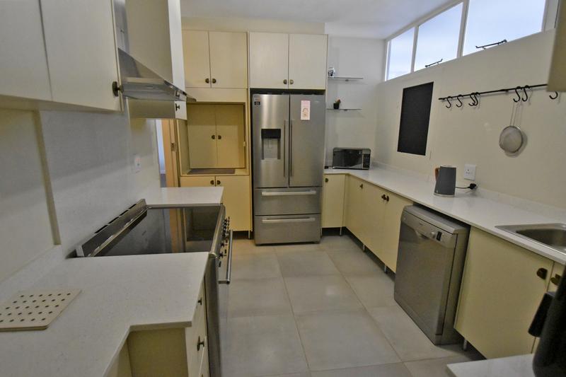 To Let 3 Bedroom Property for Rent in Benmore Gardens Gauteng