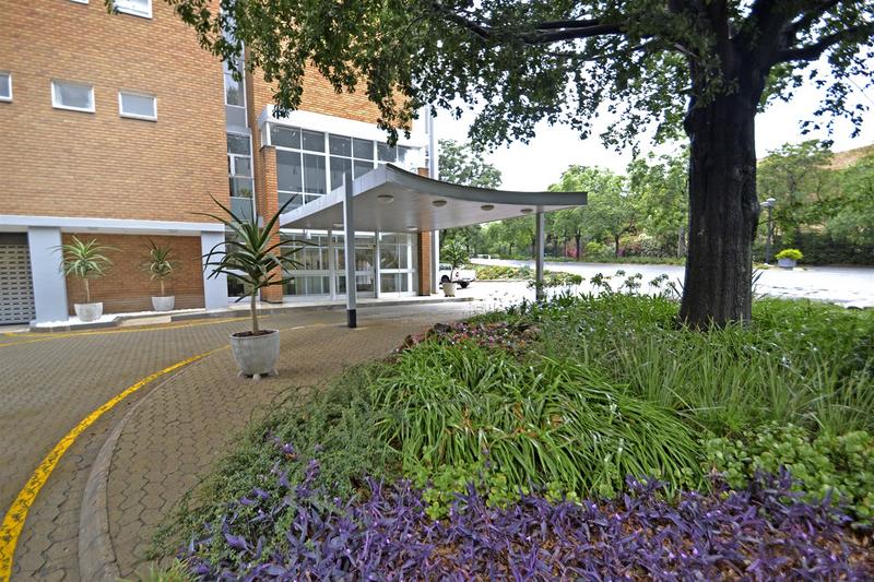 To Let 3 Bedroom Property for Rent in Benmore Gardens Gauteng