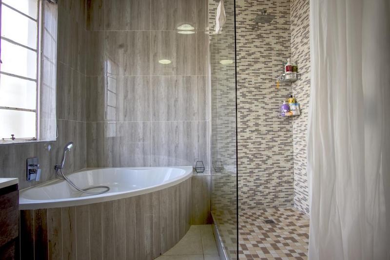 2 Bedroom Property for Sale in Killarney Gauteng