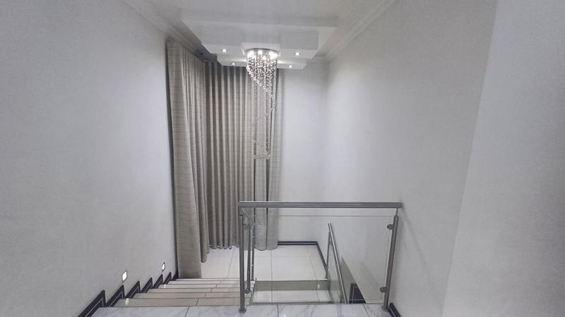 4 Bedroom Property for Sale in Raslouw Gardens Gauteng