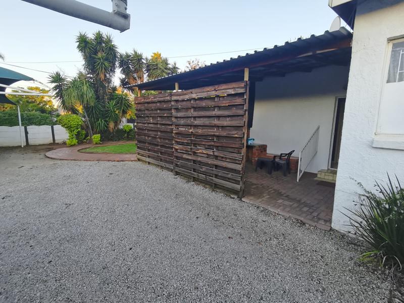 To Let 1 Bedroom Property for Rent in Edenvale Gauteng