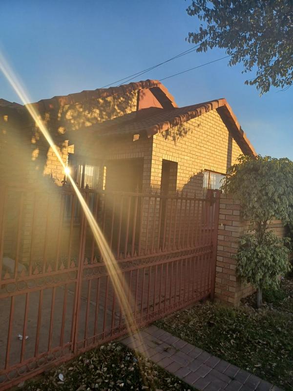 To Let 3 Bedroom Property for Rent in Ebony Park Gauteng
