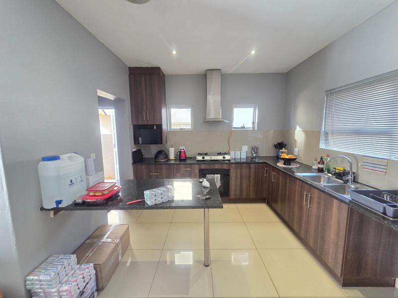 3 Bedroom Property for Sale in Eldo Lakes Estate Gauteng