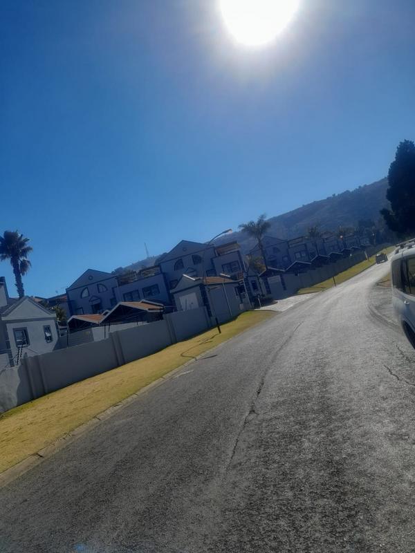 To Let 2 Bedroom Property for Rent in Morning Hill Gauteng