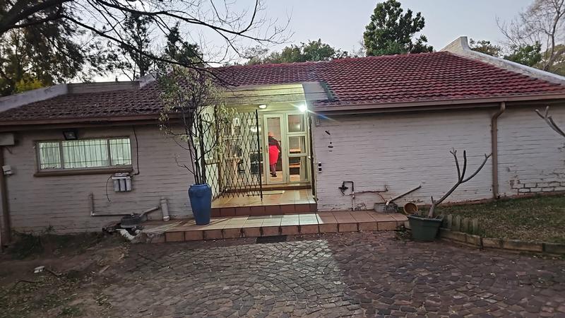 To Let 5 Bedroom Property for Rent in Bryanston Gauteng