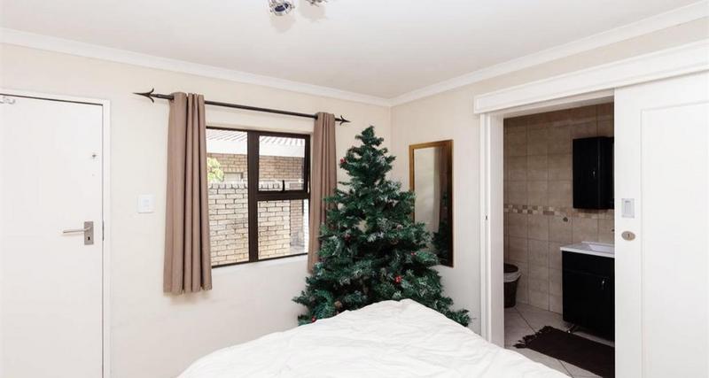To Let 4 Bedroom Property for Rent in Khyber Rock Gauteng