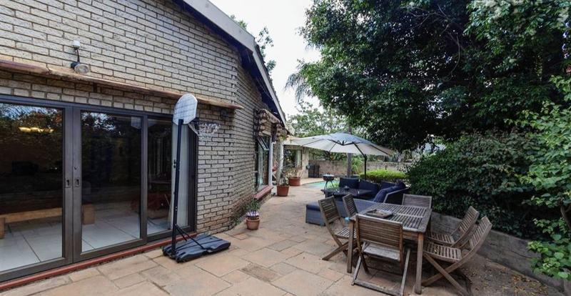 To Let 4 Bedroom Property for Rent in Khyber Rock Gauteng