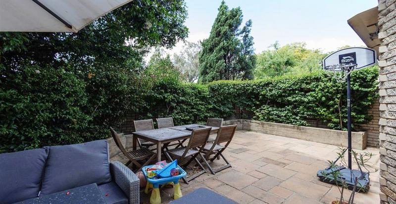 To Let 4 Bedroom Property for Rent in Khyber Rock Gauteng