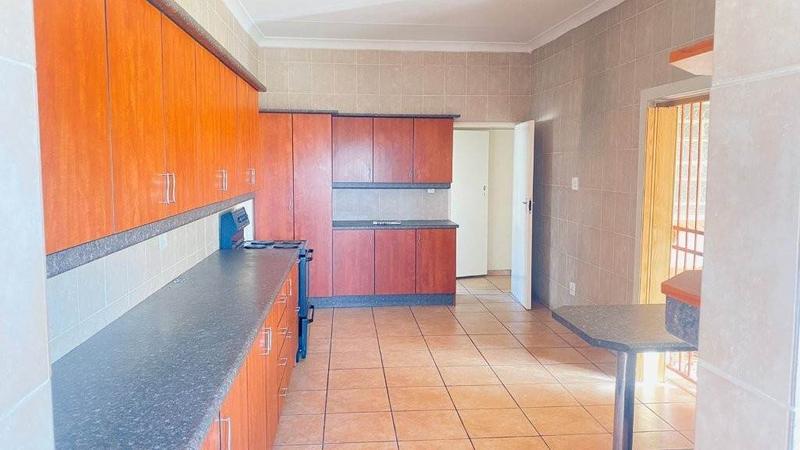 To Let 4 Bedroom Property for Rent in Birchleigh Gauteng