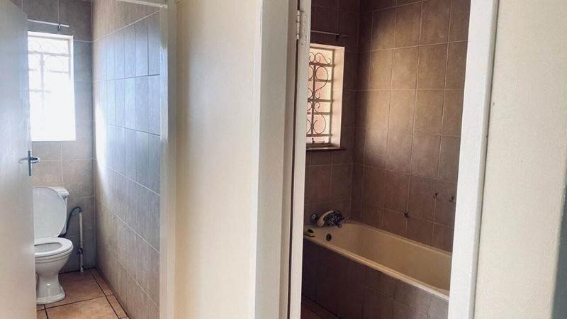 To Let 4 Bedroom Property for Rent in Birchleigh Gauteng