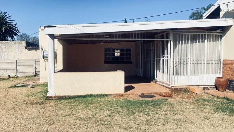 To Let 4 Bedroom Property for Rent in Birchleigh Gauteng