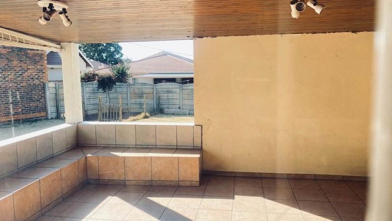 To Let 4 Bedroom Property for Rent in Birchleigh Gauteng